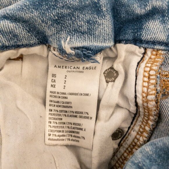 American Eagle High Rise Distressed Denim Shorts Women’s 2 NE(X)T Stretch - Picture 4 of 4